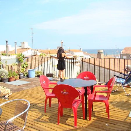 Hostal Platja Кембрилс Екстериор снимка