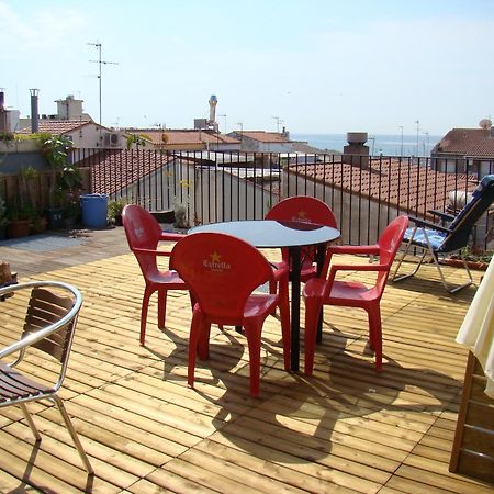 Hostal Platja Кембрилс Екстериор снимка