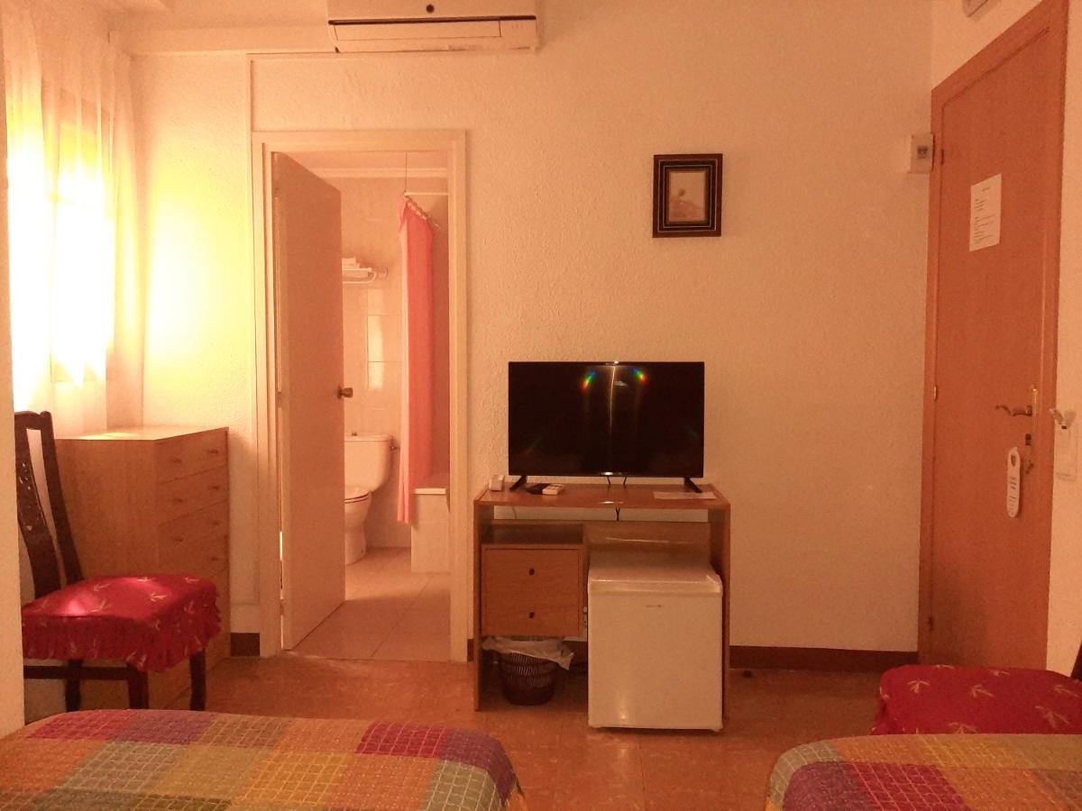 Hostal Platja Кембрилс Екстериор снимка
