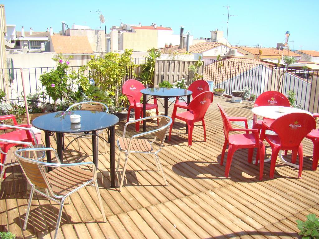 Hostal Platja Кембрилс Екстериор снимка
