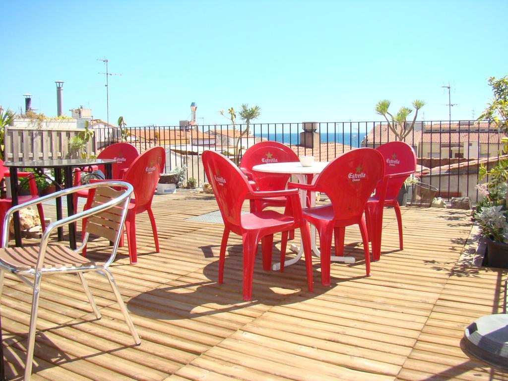 Hostal Platja Кембрилс Екстериор снимка