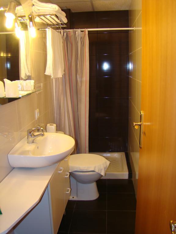 Hostal Platja Кембрилс Екстериор снимка