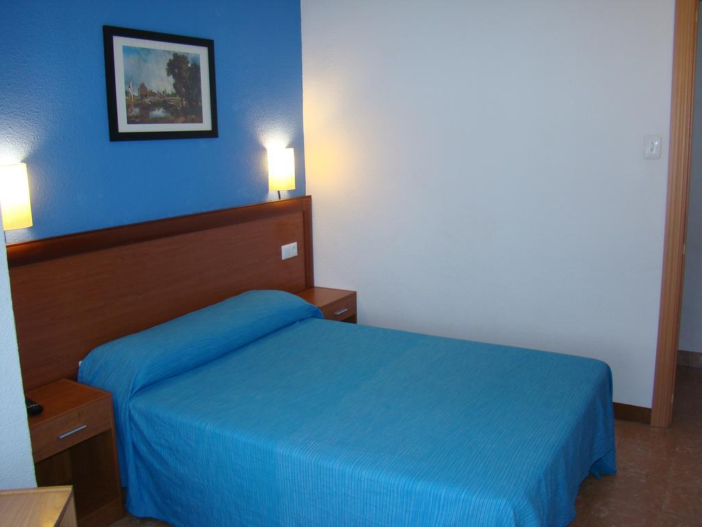 Hostal Platja Кембрилс Екстериор снимка