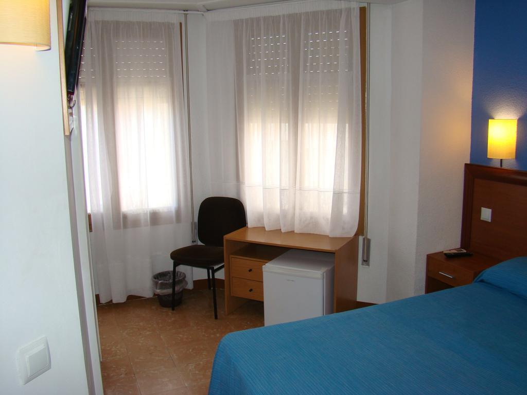 Hostal Platja Кембрилс Екстериор снимка