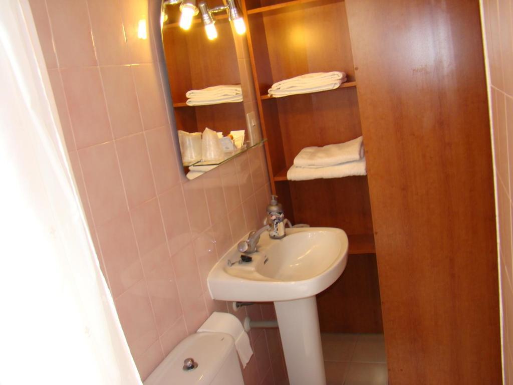 Hostal Platja Кембрилс Екстериор снимка