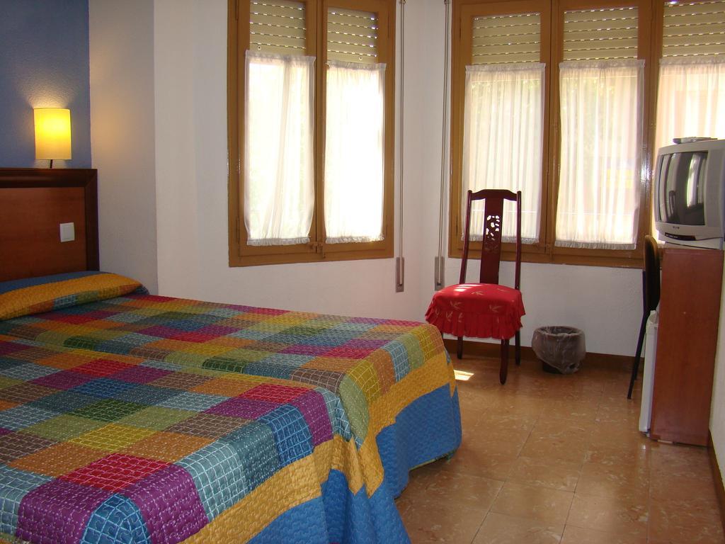 Hostal Platja Кембрилс Екстериор снимка